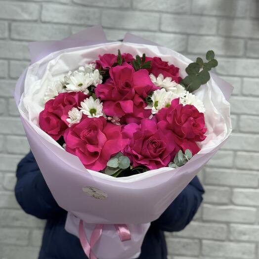 Микс из французских роз и ромашковых хризантем