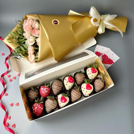 Набор клубники в бельгийском шоколаде и букет кремовых роз 12 ягод Red