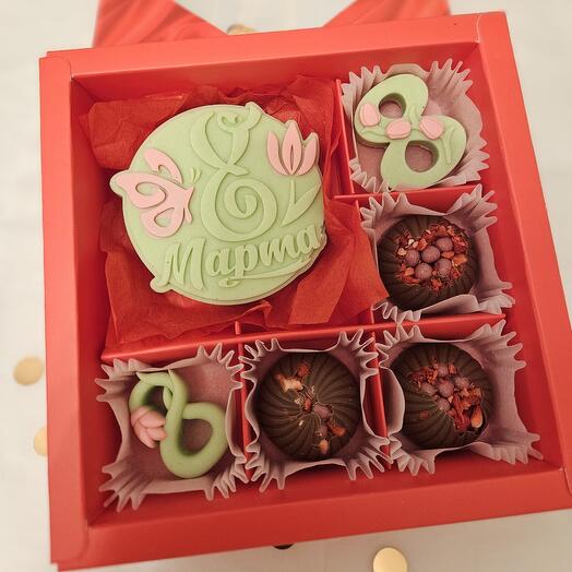 Шоколадный набор в подарок на 8 марта