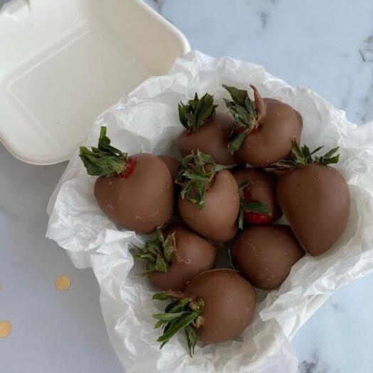 Клубника в боксе