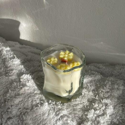 Свеча с ароматом «нежный пион» ·M1·