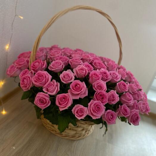 Корзина со 101 розой