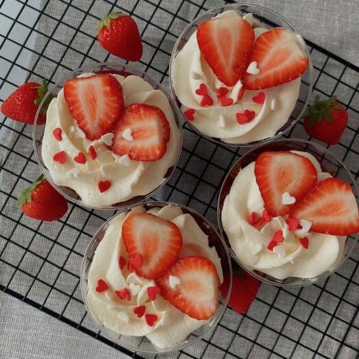 🍓️Трайфлы с клубникой | Торт в стаканчике | Сладкий презент️ | Cake to go🍓
