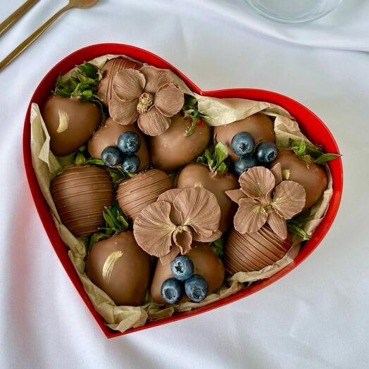 Клубника в шоколаде «Sweet flowers»+подарок (сердце13)