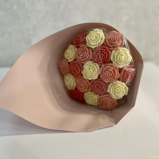 Букет из 19 шоколадных роз