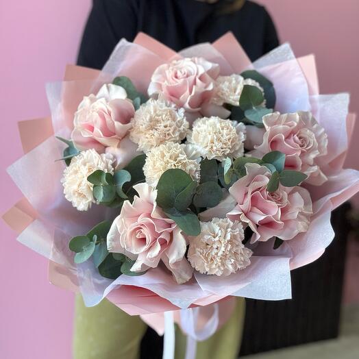 Cheesecake Brut French roses with cream dianthus and eucalyptus