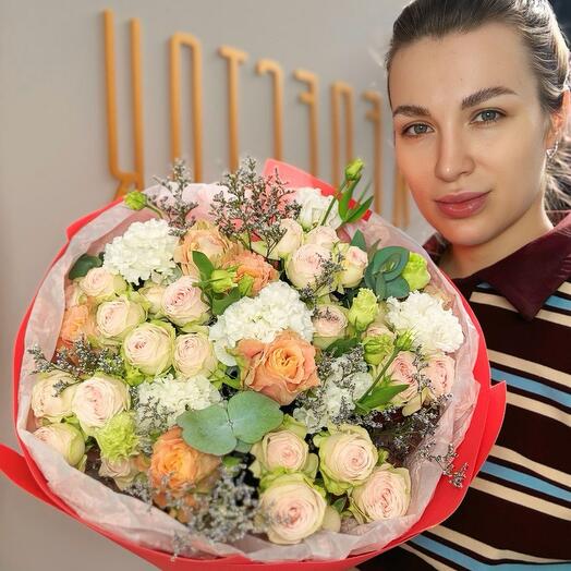 Монобукет кустовая роза