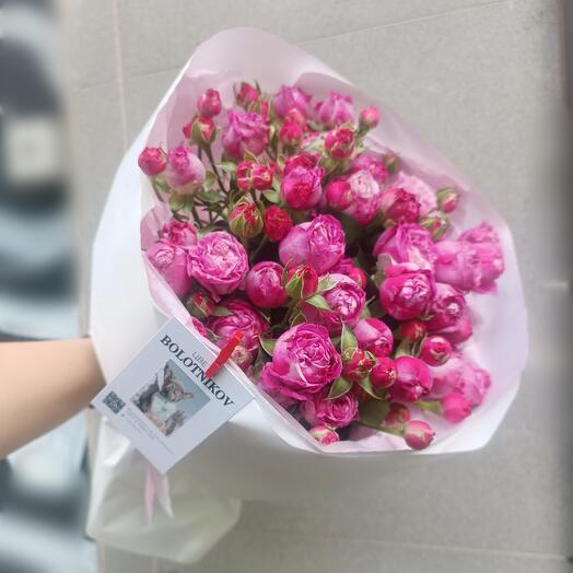 Букет кустовых роз мисти