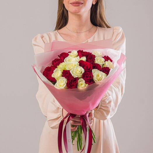 До мурашек 25 роз