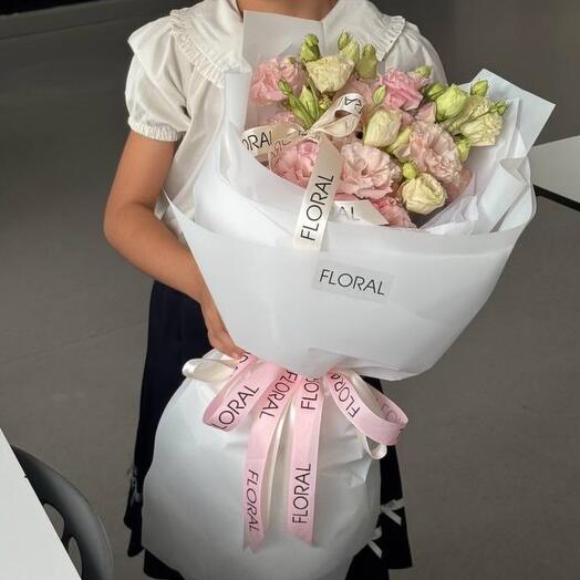 Моно-букет из лизиантусов