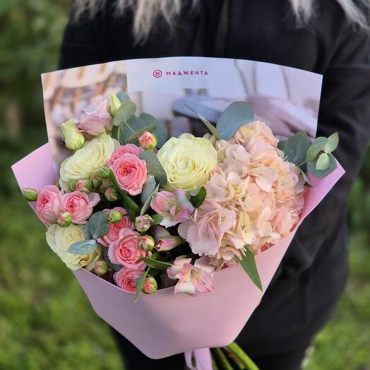 Нежный букет с гортензией