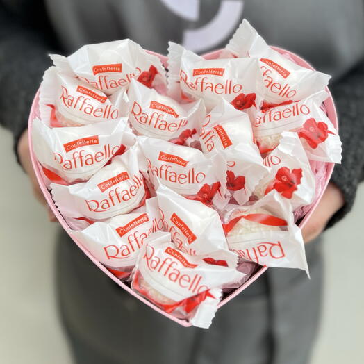 Коробка конфет RAFFAELLO