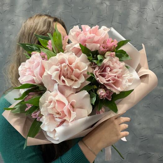 Альстромерия и французские розы