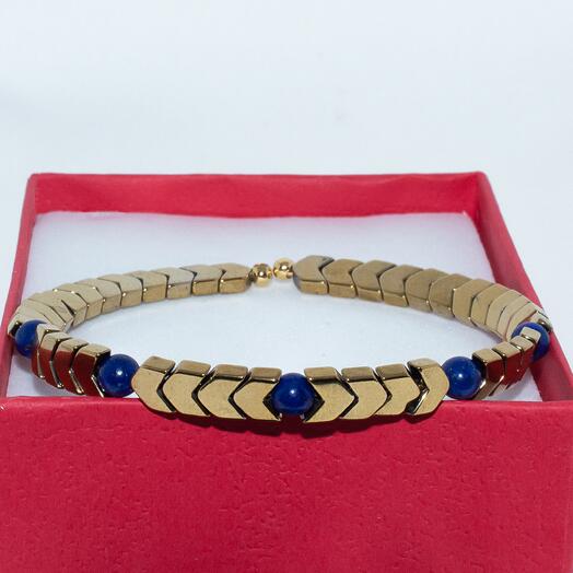 Hematite bracelet with lapis lazuli
