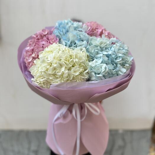 Букет из воздушных гортензий