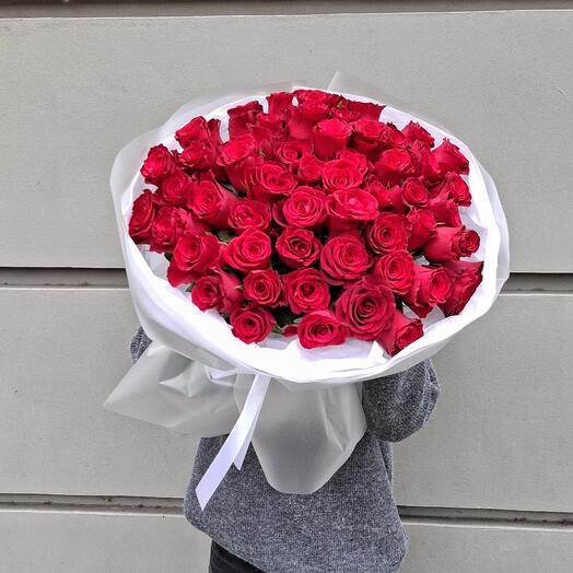 Букет 51 красная роза импорт