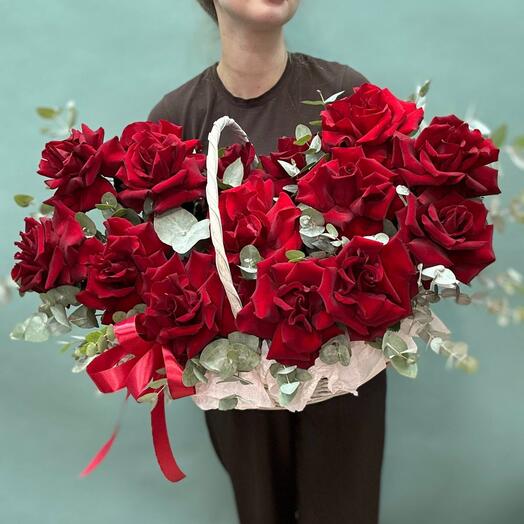 Корзина🫶🫶🫶 с красными французскими розами