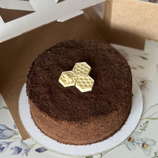 Vegan шоколадный медовик с вишней