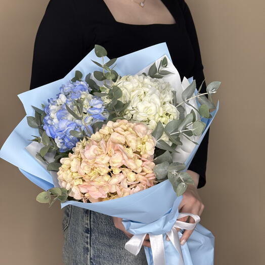 Букет гортензий с эвкалиптом