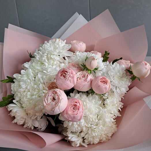 Спрейка с хризантемой