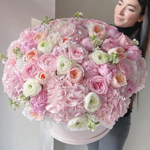 Нежные цветы в коробке