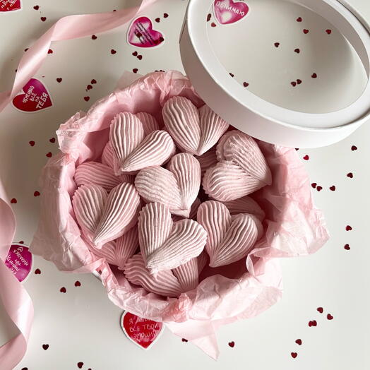 Зефир сердца на 14 февраля любимой девушке в круглой коробке