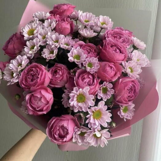Bouquet of chrysanthemums and peony-style roses