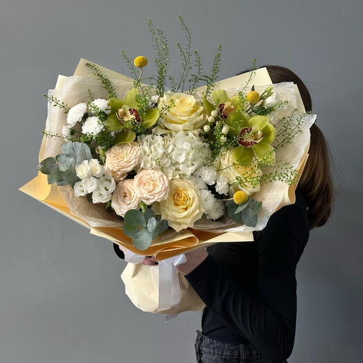 Букет с орхидеями 741