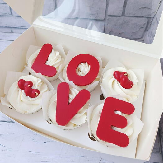 Капкейки love на 14 февраля, день влюблённых, в подарок любимому