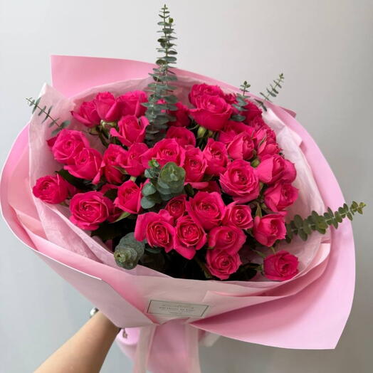 Малиновые кустовые розы Love