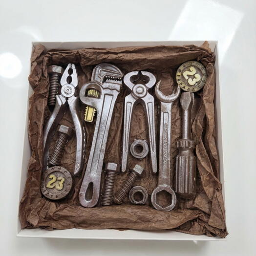 Шоколадные инструменты 23 февраля