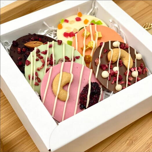 Assorted chocolate medallions (6 pcs.)