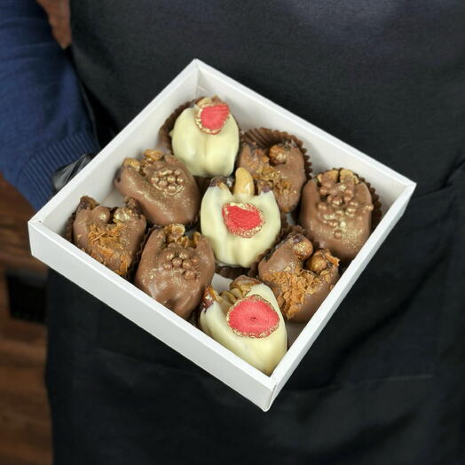 Королевские Финики в бельгийском шоколаде с орехами FW23