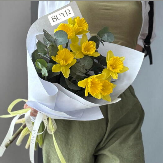 Кулек с нарциссами