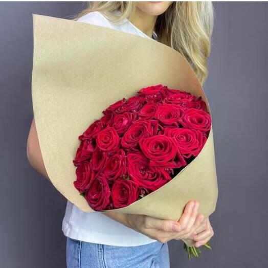 Букет из 25 роз в крафте