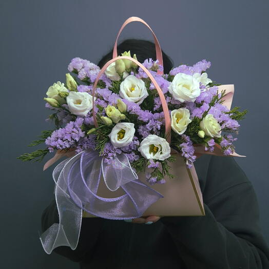 Букет с Эустомой, Статицей и Можжевельником в сумочке💜