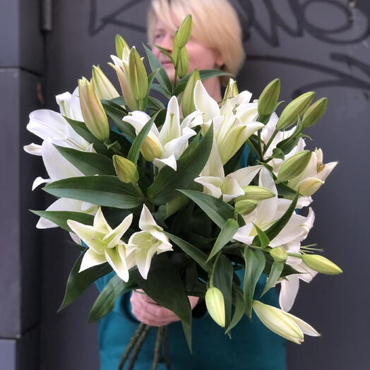 Букет из 5 лилий