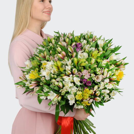 Букет из 39-ти альстромерий