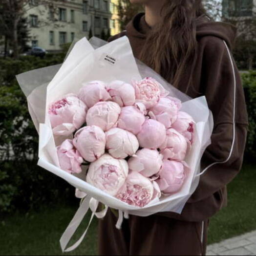 Моно из 17 розовых пионов