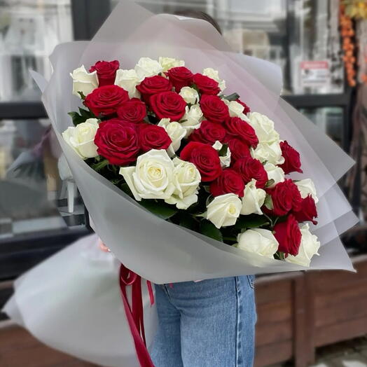 Шикарный букет роз