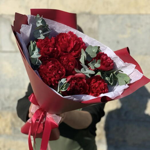 Пионы 7 с эвколиптом
