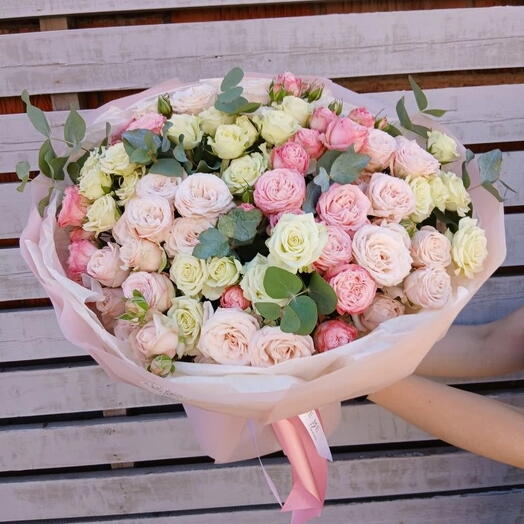 микс нежных роз