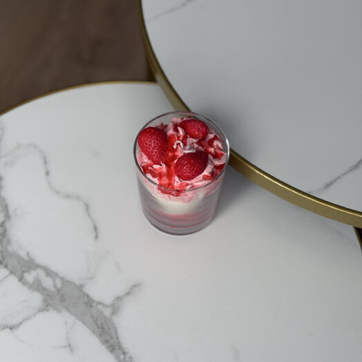 Ароматическая свеча «Клубничное мороженое»