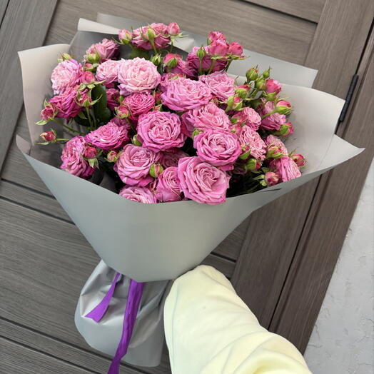 Букет кустовых роз 💜