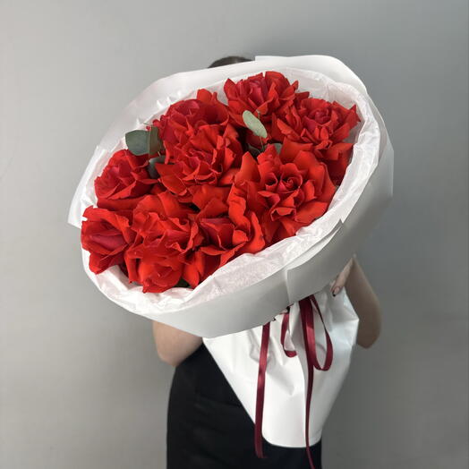 Красные розочки Нина