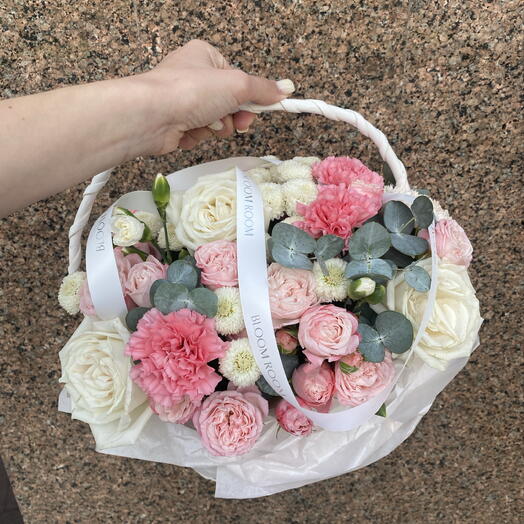 Милая корзинка с розами 🌸🤍 BLOOM ROOM