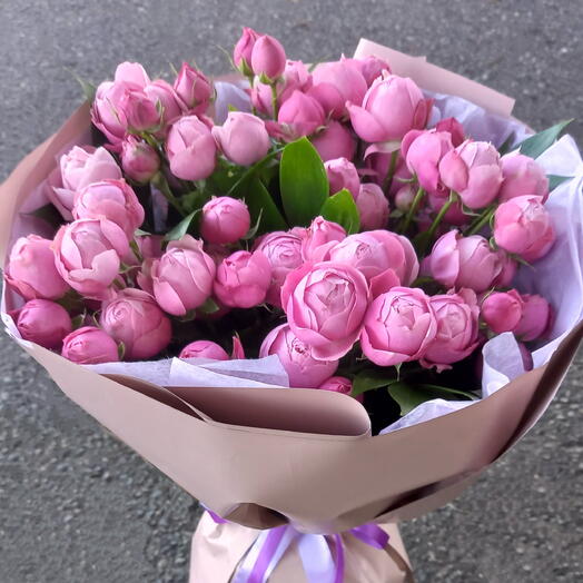 Blooming rose garden, букет из кустовых пионовидных роз