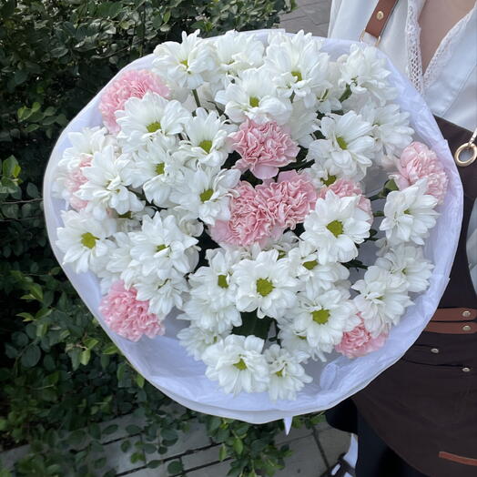 Сборный букет хризантема и гвоздики xl