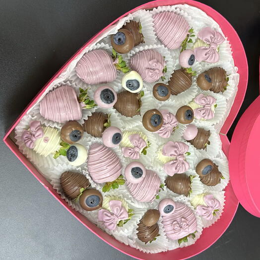 Клубника шоколаде коробка сердца