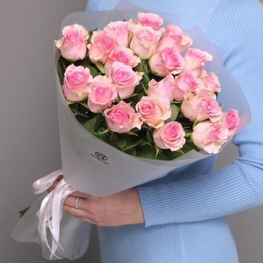 Букет из розовых роз 50 см (Кения) - XL в корейской матовой кальке